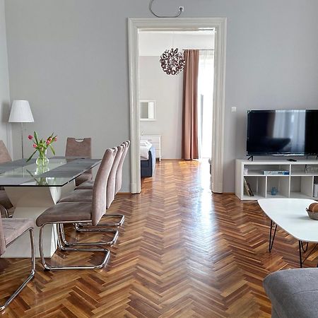 Sunny Castle Apartment Budapest Bagian luar foto